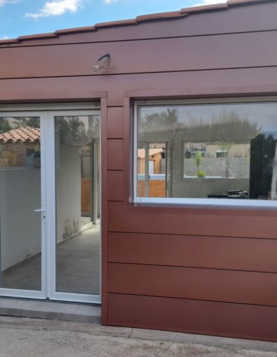 bardage en aluminium sur mesure couleur marron