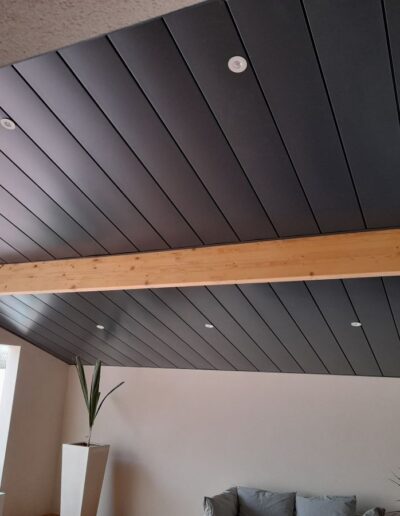 plafond en aluminium sur mesure sur terrasse RAL 7016