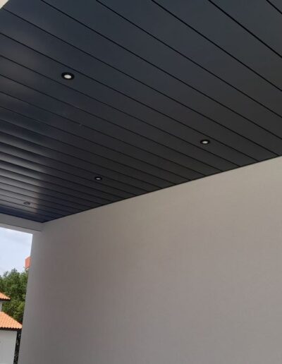 plafond en aluminium sur mesure RAL 7016